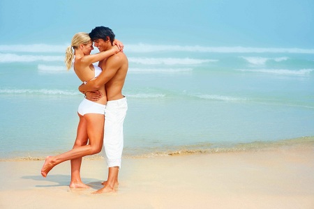 男人在接吻的過程中手會(huì)如何做? 男人在接吻的過程中手會(huì)如何做?