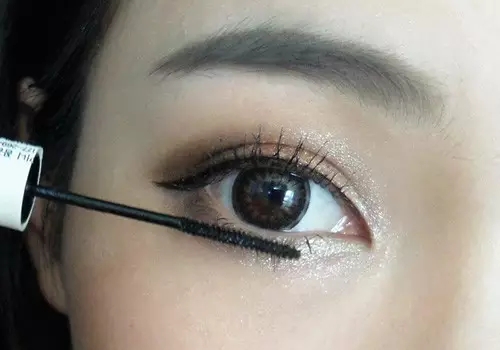 刷睫毛膏的正確方法 刷睫毛膏的正確方法