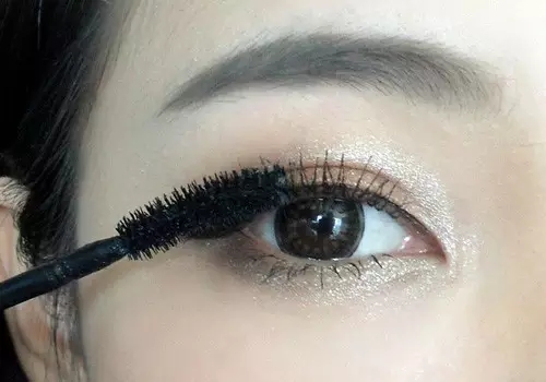 刷睫毛膏的正確方法 刷睫毛膏的正確方法