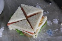 雞蛋火腿三明治制作全過程方法 雞蛋火腿三明治制作全過程方法