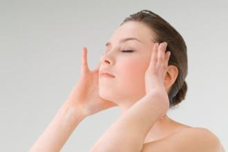 怎么去除抬頭紋?按摩方法來解決 怎么去除抬頭紋?按摩方法來解決