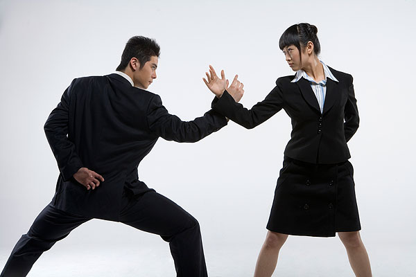 你有身體歪斜腳步不穩(wěn)嗎 自我檢測早糾正 你有身體歪斜腳步不穩(wěn)嗎 自我檢測早糾正