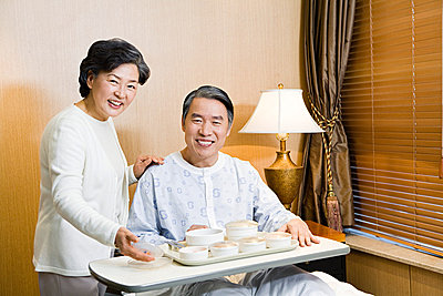 中風(fēng)病人可以做哪些復(fù)健運(yùn)動 中風(fēng)病人可以做哪些復(fù)健運(yùn)動