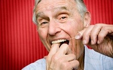 兩面針牙膏的功效和作用 兩面針牙膏好不好