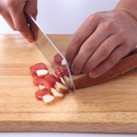 臘肉土豆燜飯怎么做 健康午餐制作方法