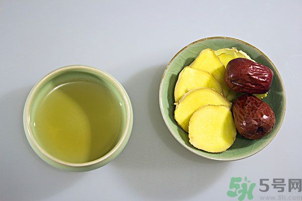 早上起來喝檸檬水好嗎 晚上喝生姜湯暖身又好眠 早上起來喝檸檬水好嗎 晚上喝生姜湯暖身又好眠