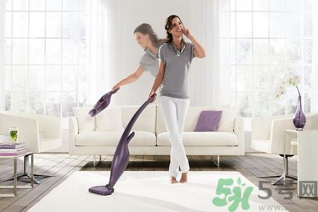 過(guò)年大掃除 美女教你暖身運(yùn)動(dòng)很有效 過(guò)年大掃除 美女教你暖身運(yùn)動(dòng)很有效