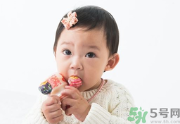 8個(gè)月寶寶可以喝蜂蜜水嗎 孩子哭鬧給吃糖好嗎 8個(gè)月寶寶可以喝蜂蜜水嗎 孩子哭鬧給吃糖好嗎