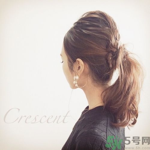 女士蓬松發(fā)型推薦 女士蓬松發(fā)型推薦