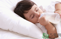 新生兒吃奶老是嗆到怎么回事?吃奶嗆到怎么辦.png 新生兒吃奶老是嗆到怎么回事?吃奶嗆到怎么辦.png