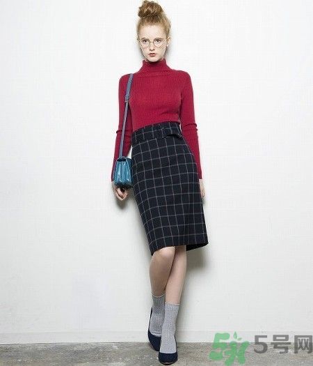冬季穿搭術(shù) 性感又休閑的包裙搭配