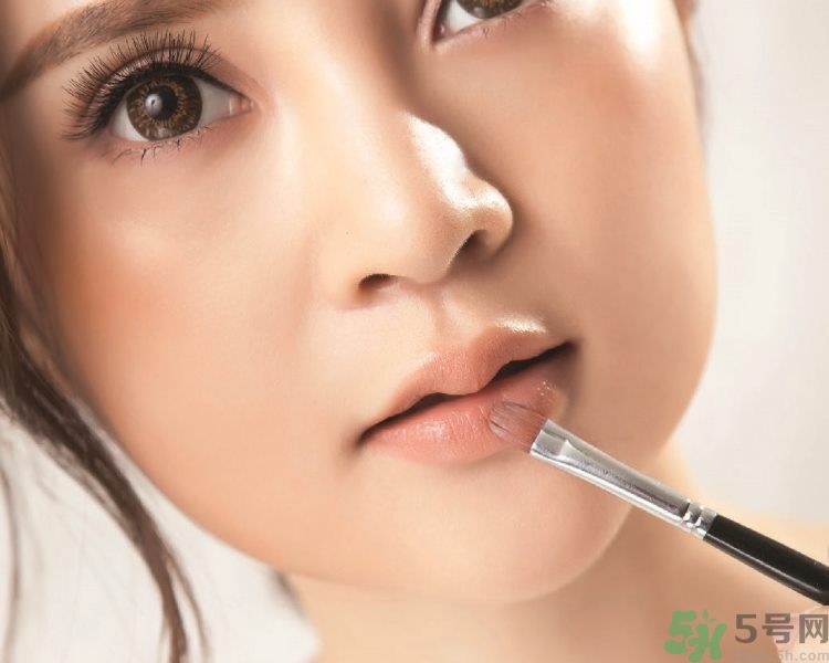 魅力淡妝 讓睫毛根根分明 魅力淡妝 讓睫毛根根分明