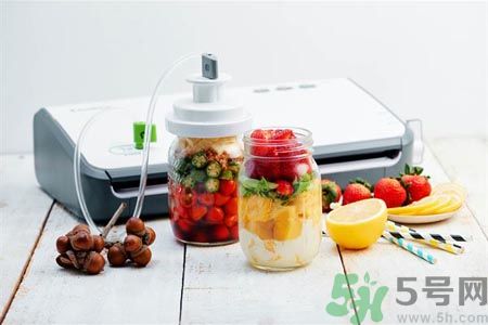 食物方冰箱也能發(fā)霉?冰箱不是萬能的真空抗氧才保鮮 食物方冰箱也能發(fā)霉?冰箱不是萬能的真空抗氧才保鮮