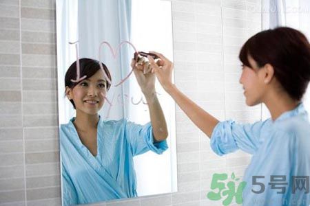 你夠愛(ài)自己?jiǎn)?從這8點(diǎn)看出你是否愛(ài)自己 你夠愛(ài)自己?jiǎn)?從這8點(diǎn)看出你是否愛(ài)自己