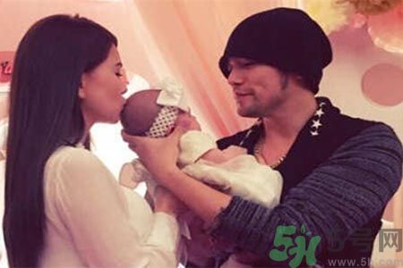 魏晨請(qǐng)昆凌母女吃飯稱贊周董女兒乖巧 魏晨請(qǐng)昆凌母女吃飯稱贊周董女兒乖巧