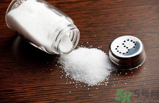 菠蘿和香蕉可以一起吃嗎？菠蘿可以做湯嗎？