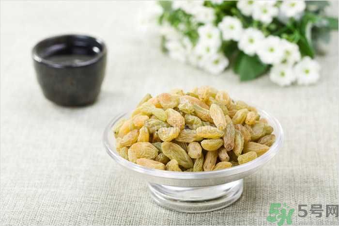 月經(jīng)期可以吃葡萄干嗎?來(lái)例假可以吃葡萄干嗎 月經(jīng)期可以吃葡萄干嗎?來(lái)例假可以吃葡萄干嗎