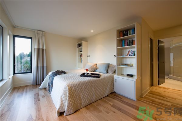 睡覺頭朝哪個方向最好?睡覺頭朝北腳朝南好嗎？