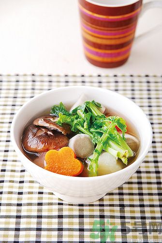 簡(jiǎn)單蔬菜湯的做法有哪此些？蔬菜湯有美容的功效嗎