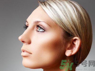 13歲長(zhǎng)白頭發(fā)怎么辦？長(zhǎng)白頭發(fā)的原因是什么？