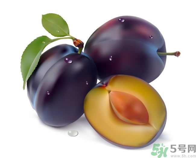 1.保養(yǎng)皮膚：水果中含豐富的抗氧化物質(zhì)維生素E和微量元素，可以滋養(yǎng)皮膚，其美容效果可不是一般的化妝品可比的。