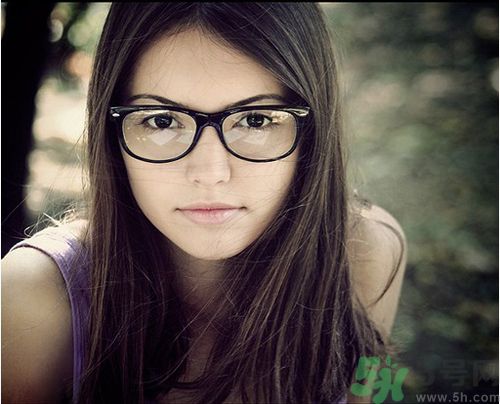 眼睛近視越來(lái)越嚴(yán)重 怎么樣才能恢復(fù)視力呢？