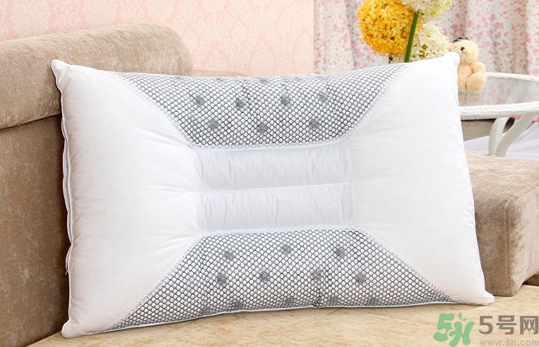 晚上失眠用什么枕頭好？那種枕頭治失眠最好？