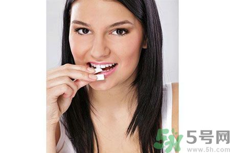 怎么接吻能預(yù)防細(xì)菌感染?情侶接吻嚼一嚼更甜蜜 怎么接吻能預(yù)防細(xì)菌感染?情侶接吻嚼一嚼更甜蜜