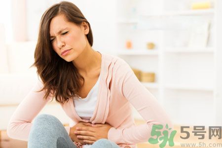 月經(jīng)不舒服怎么辦？幫助女友調(diào)理月經(jīng)不適的好方法