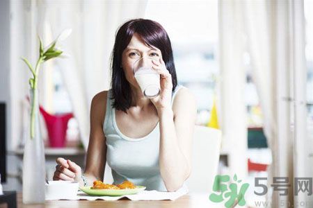 降低膽固醇的方法有哪些？降低膽固醇吃什么好？