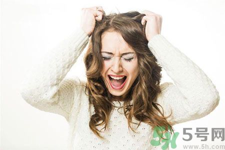 經(jīng)前癥候群是什么病癥？經(jīng)前癥候群應(yīng)該怎么治療？