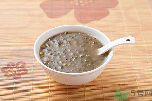 春天嘴上起泡怎么回事？春天嘴唇起泡怎么辦？