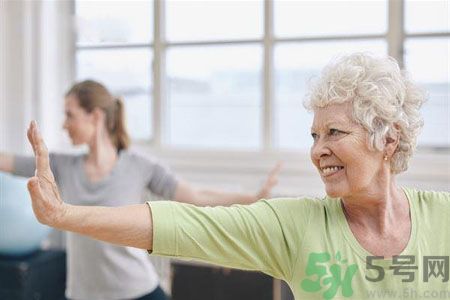 更年期癥狀有哪些？老年人更年期怎么辦？