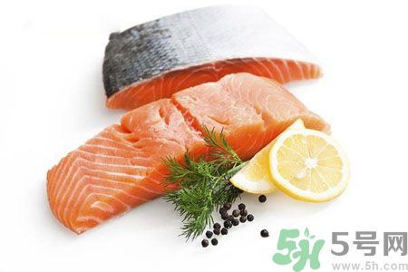 長(zhǎng)痘痘肌膚干燥怎么辦？肌膚干燥吃什么食物好？