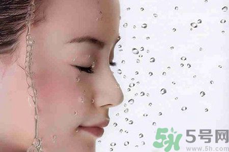 皮膚起皮怎么辦？皮膚起皮用什么護(hù)膚品？