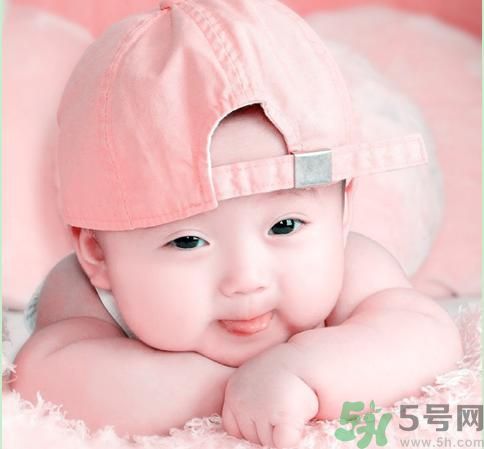 爸爸能單獨照顧寶寶嗎？爸爸怎樣照顧寶寶？