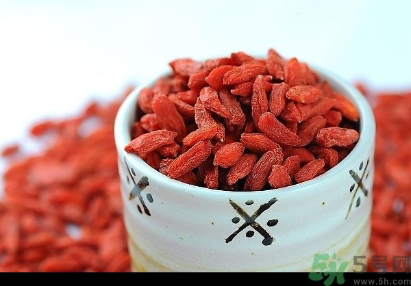 吃枸杞能治體虛嗎？怎么正確吃枸杞？