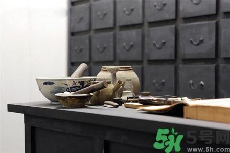 痛經(jīng)怎么辦能快速止痛？痛經(jīng)吃什么比較好？