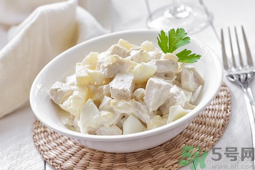 紅茶和牛奶可以一起喝嗎？紅茶里可以放牛奶嗎？