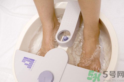 吃晚飯后多久可以泡腳？晚飯后泡腳好嗎？