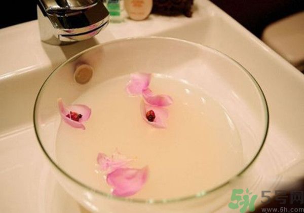 淘米水洗臉能祛斑嗎？淘米水洗臉可以美白嗎？