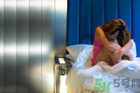 痛經(jīng)嘔吐是什么原因？痛經(jīng)嘔吐怎么辦？