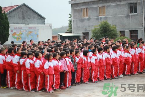 全國(guó)幾大經(jīng)典校服 總有一款你穿過嗎？