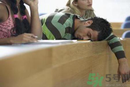 睡覺(jué)流口水是什么原因？睡覺(jué)流口水怎么辦？