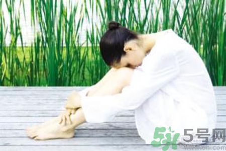 月經(jīng)有血塊是怎么回事？月經(jīng)有血塊怎么調(diào)理？