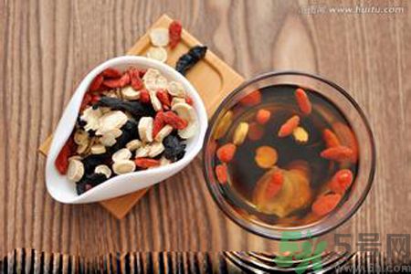 月經(jīng)有血塊是怎么回事？月經(jīng)有血塊怎么調(diào)理？