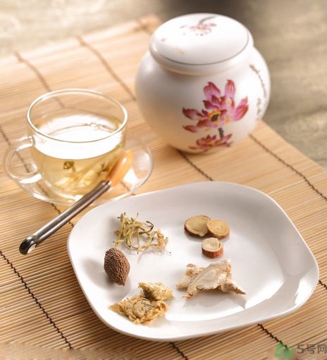 月經(jīng)有血塊是怎么回事？月經(jīng)有血塊怎么調(diào)理？