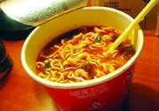 晚餐吃泡面會(huì)發(fā)胖嗎?泡面吃多了有什么危害