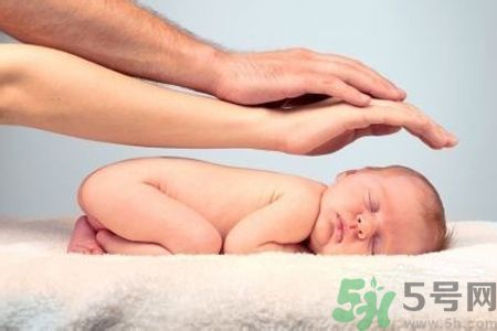 寶寶不睡覺怎么辦？寶寶不睡覺怎么回事？