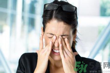 眼睛干澀怎么辦？眼睛干澀吃什么好？